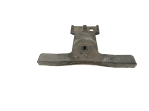 Mercedes Benz C-Class 204 (2007–2014) Front grille bracket A2048850736 - 3