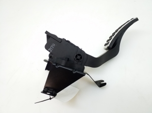 Mercedes Benz A-Class 176 (2012–2018) Accelerator pedal A2463001904 - 2