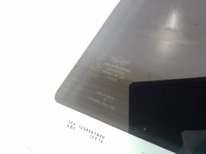 Mini Countryman F60 (2016–2026) Aizmugurējo sānu durvju stikls 7390083 - 2