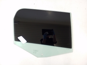 Rear side door glass - 7390084