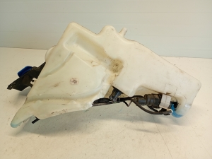 AUDI A4 B8 (2007–2016) Front washer fluid reservoir 8T0955453B - 2
