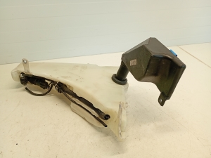 AUDI A4 B8 (2007–2016) Front washer fluid reservoir 8T0955453B - 4