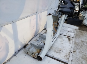 VOLVO XC40 (2017–2026) Sill and center pillar - 3