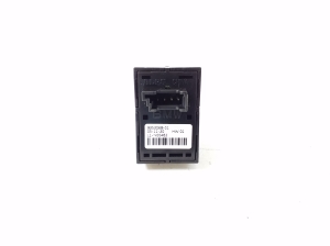 Mini Countryman F60 (2016–2026) Trunk opening switch 9353068 - 2