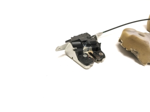 Mercedes Benz C-Class 204 (2007–2014) Trunk lid lock A2047400735 - 4