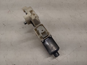 Mercedes Benz C-Class 204 (2007–2014) Rear side door window regulator motor A2048200642 - 4