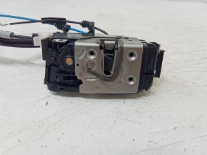 Mercedes Benz C-Class 204 (2007–2014) Rear side door lock A0997300635 - 4