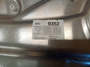 Mercedes Benz E-Class W212 (2009–2015) Priekšējo durvju logu pacēlājs A2127600300 - 2
