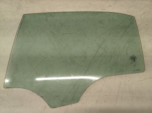Rear side door glass - 43R00049