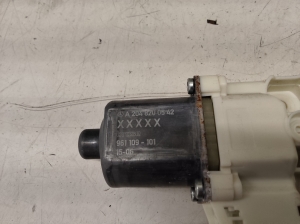 Mercedes Benz E-Class W212 (2009–2015) Rear side door window regulator motor A2048200542 - 3