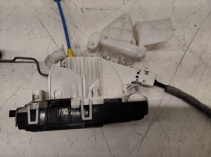 Mercedes Benz E-Class W212 (2009–2015) Front door lock A0997200635 - 3