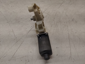 Mercedes Benz E-Class W212 (2009–2015) Front door window regulator motor A2129066702 - 4
