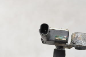 Volkswagen Amarok I (2010–2022) Miinusjuhtme klemm 2H6915181 - 4