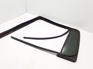 Volkswagen Amarok I (2010–2022) Aizmugurējo sānu durvju trīsstūrveida stikls 2H7845213G - 4