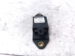 Kia Carens (1999–2006) Airbagsensor 0K2FE677F9 - 2