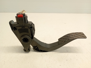 AUDI A4 B8 (2007–2016) Accelerator pedal 8K1721523A - 2