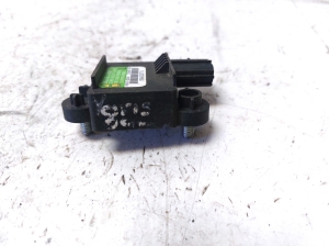 TOYOTA Yaris (1999–2005) Airbag sensor 898300D040 - 3