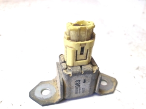 Mitsubishi L 200 (2006–2015) Airbag sensor 8651A083 - 4