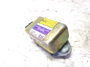 TOYOTA Corola Verso E12 (2001–2004) Airbag sensor 8986013010 - 4