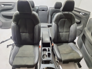 VOLVO XC40 (2017–2026) Salons un tā detaļas - 2