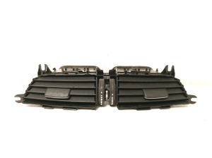 Mercedes Benz C-Class 204 (2007–2014) Dashboard air vent grilles A2048306054 - 6
