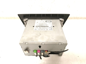 Mercedes Benz C-Class 204 (2007–2014) Radio (head unit) A2049001813 - 3