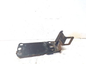 BMW X1 E84 (2009–2015) Radiator bracket 51647117811 - 3