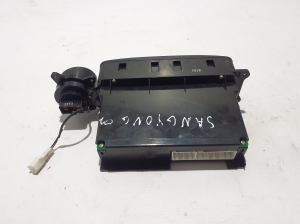 SsangYong Rodius I (2004–2013) Heater control panel 6870021022 - 2