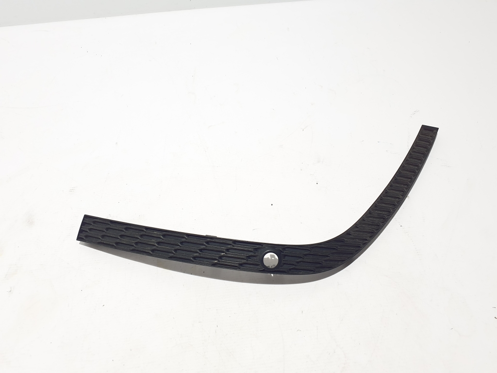 AUDI Q8 (2018–2026) Rear bumper molding 4M8807823A AUDI Q8 (2018–2026) Rear bumper molding 4M8807823A