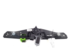 Rear side door window regulator and its parts - 2990298