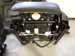 AUDI A4 B8 (2007–2016) Front seat and its parts - 2