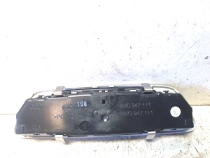 AUDI A4 B9 (2015–2026) Rear interior lighting panel 4M0947111 - 4