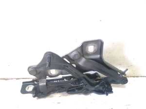 AUDI A4 B9 (2015–2026) Scharnier Motorhaube 8W0823302E - 2