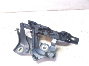 AUDI A4 B9 (2015–2026) Scharnier Motorhaube 8W0823302E - 5