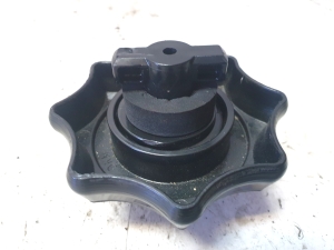 AUDI A4 B9 (2015–2026) Varuratta kinnitus 8W0803899 - 2