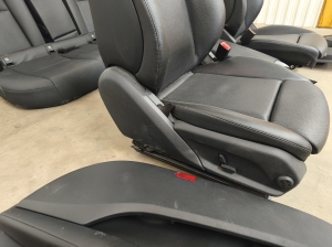 Mercedes Benz C-Class 205 (2014–2021) Salons un tā detaļas - 15