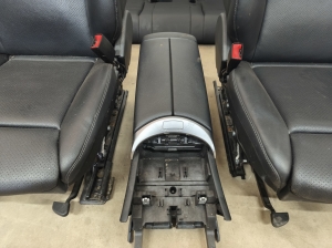 Mercedes Benz C-Class 205 (2014–2021) Salons un tā detaļas - 4