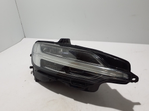 VOLVO V60 (2018–2026) Esituli 32338991 - 7
