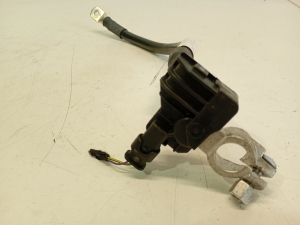 AUDI A6 C7 (2011–2018) Miinusjuhtme klemm 8X0915181 - 5