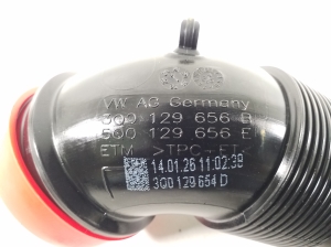 Skoda Karoq (2017–2026) Luftansaugschlauch 3Q0129654D - 2