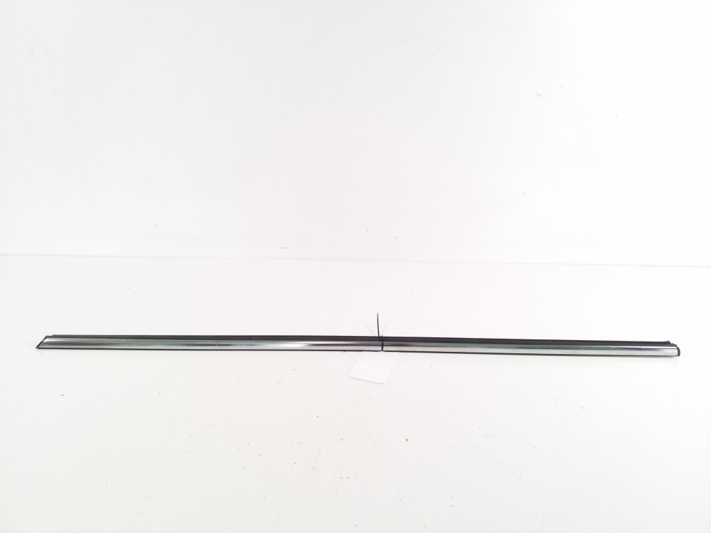 Mini Clubman R55 (2007–2014) Esiukse klaasi välimine liist 7146091 Mini Clubman R55 (2007–2014) Esiukse klaasi välimine liist 7146091