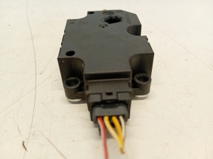 AUDI A6 C7 (2011–2018) Salongi soojenduse klapi mootor CZ1139300856 - 3