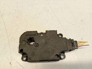 AUDI A6 C7 (2011–2018) Salongi soojenduse klapi mootor CZ1139300856 - 5