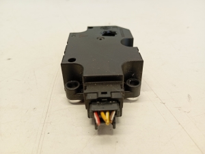 AUDI A6 C7 (2011–2018) Salongi soojenduse klapi mootor CZ1139300856 - 3