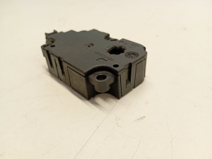 AUDI A6 C7 (2011–2018) Salongi soojenduse klapi mootor CZ1139300856 - 5