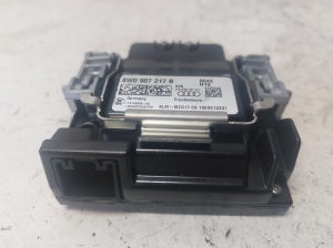 AUDI A4 B9 (2015–2026) Esikaamera 8W0907217B - 4
