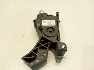 AUDI A6 C7 (2011–2018) Accelerator pedal 8K1723523A - 2