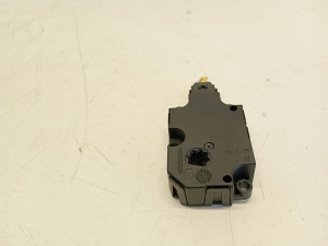 AUDI A6 C7 (2011–2018) Salongi soojenduse klapi mootor CZ1139300856 - 4