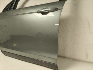 Land Rover Discovery Sport (2014–2026) Front door - 2