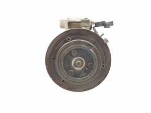 Hyundai Santa Fe (2012–2018) A/C compressor 977012W050 - 2